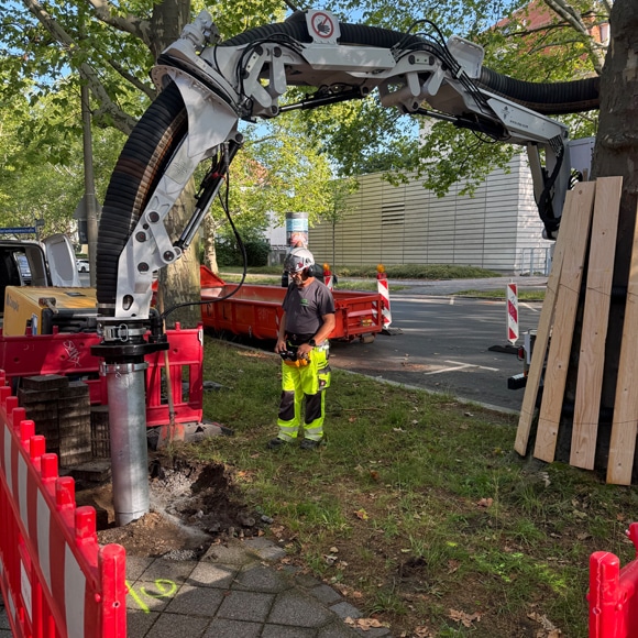 Saugbagger bei der Arbeit